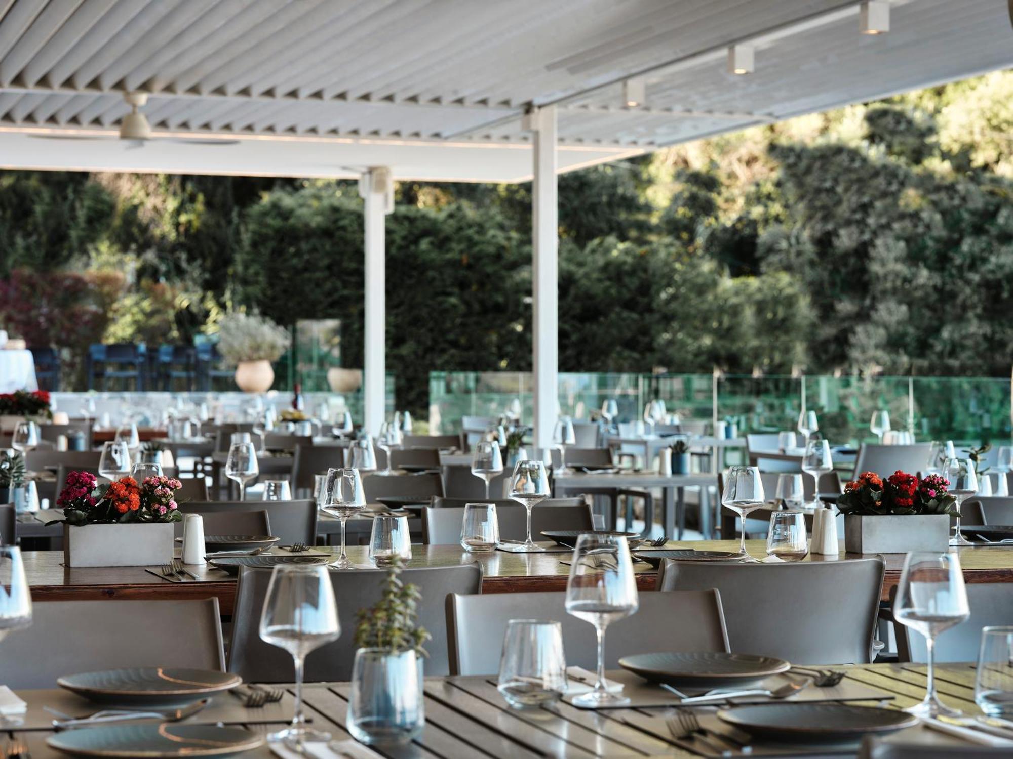 Aeolos 4* Gastouri (Corfu)