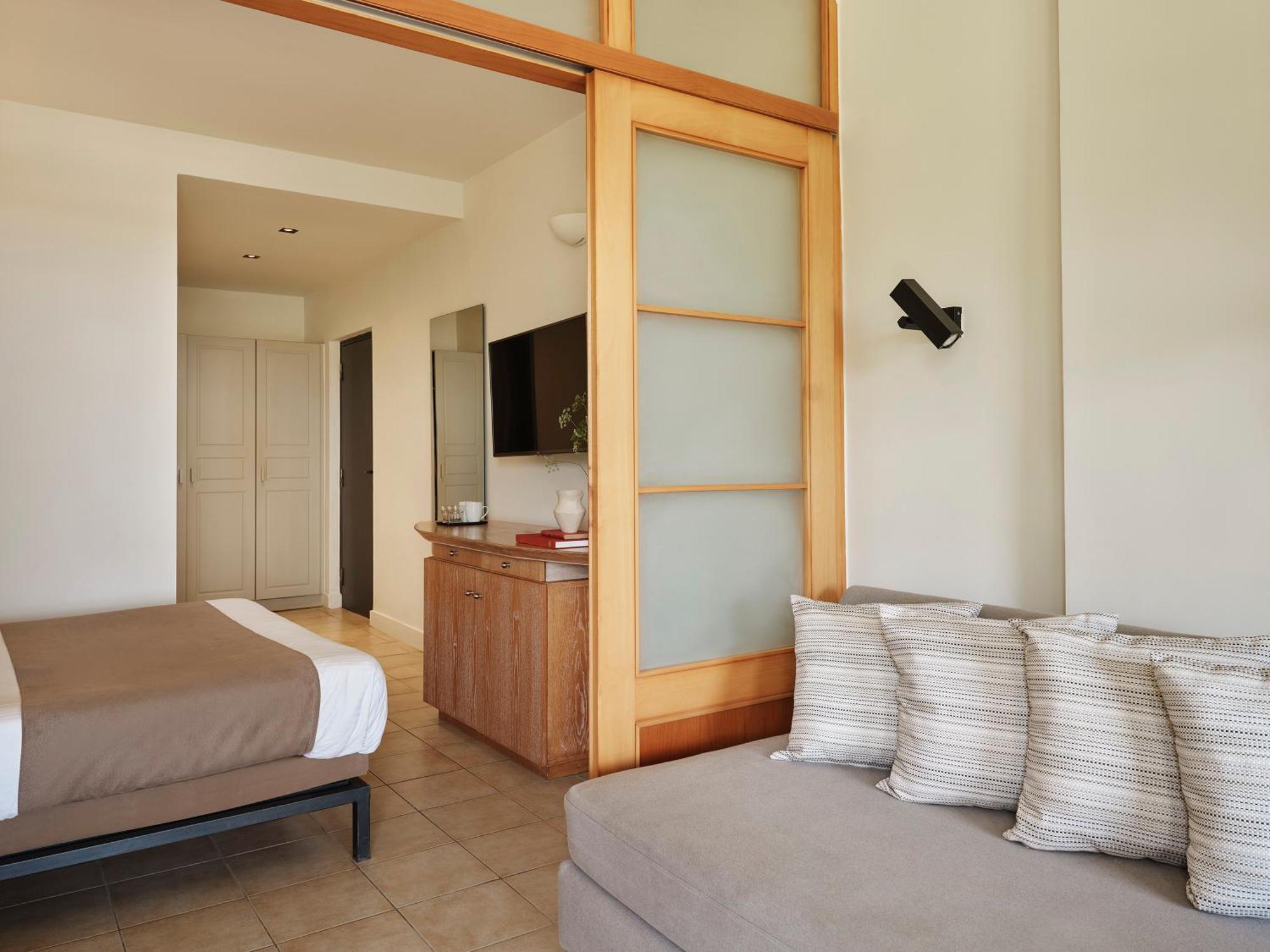 Aeolos 4* Gastouri (Corfu)
