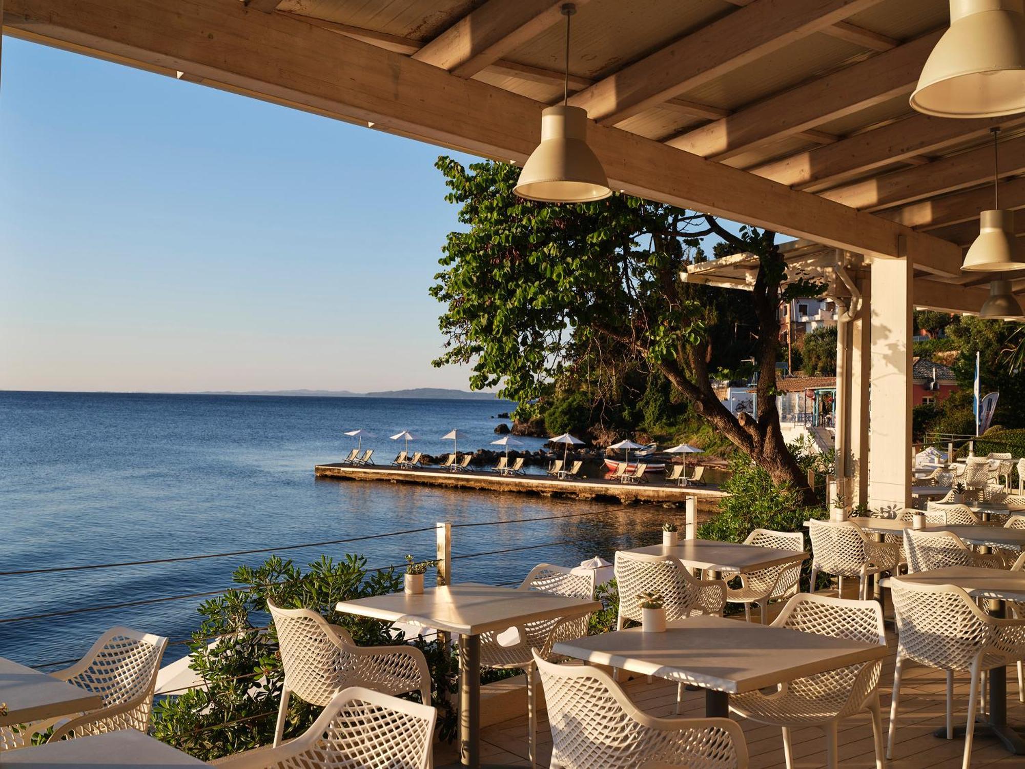 Aeolos Complex 4*